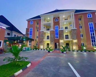 Amanda Apartment and Suites - Owerri - Edificio