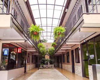 Hotel Del Rio - Liberia - Lobby