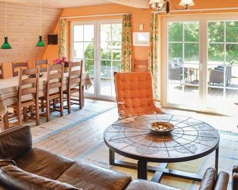 Three-Bedroom Holiday Home In Skjern - Skjern - Dining room