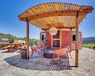 Mystical Mongolian Yurt In Fallbrook Wit - Fallbrook - Патіо
