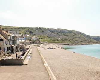Langham Cottage - Isle of Portland - Beach