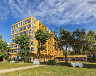 Hotel Lido - Siófok - Building