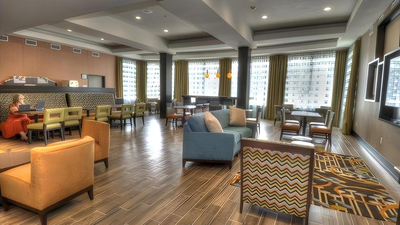 Holiday Inn Express & Suites Austin South By IHG