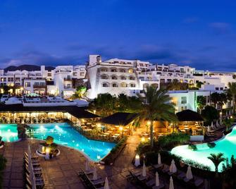 Gran Castillo Tagoro Family & Fun Playa Blanca - Playa Blanca - בריכה