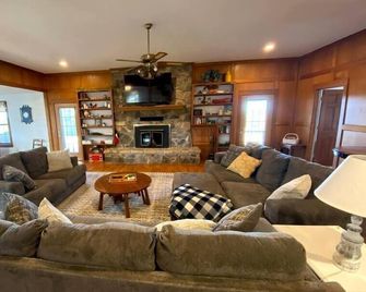 Bluebonnet Ridge -- Historical Family Farm! - Belton - Sala de estar