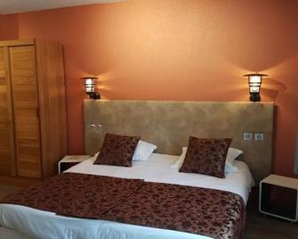 Oyonnax Bellignat Appart Hotel - Bellignat - Bedroom