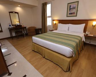 Embassy Inn - Karachi - Bedroom