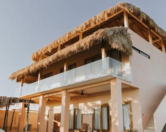 Stunning 6 room house AC/WIFI/Pool near the beach - Tlachicón - Building