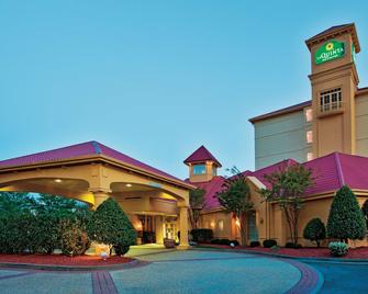 La Quinta Inn & Suites by Wyndham Winston-Salem - Winston-Salem - Rakennus
