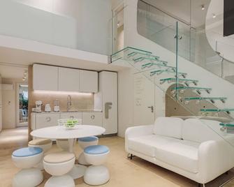 Apartment Sea Design Home by Interhome - Viareggio - Pokój dzienny