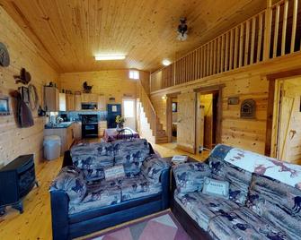 Ranch Mountain Cabin, Stunning! Bbq, Campfire, Hiking - Monticello - Living room