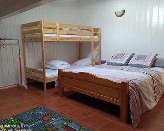 Quiet apartment near ski resort - Latour-de-Carol - Bedroom