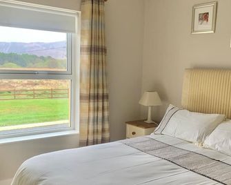 Cottage in a relaxing setting on the Ring of Kerry route on the Wild Atlantic /w - Caragh Lough - غرفة نوم