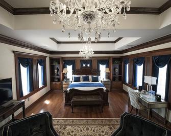 Dominion House - Guthrie - Bedroom