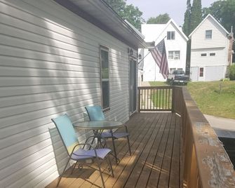 Family-friendly And Close To Surf Ballroom - Clear Lake - Balkon