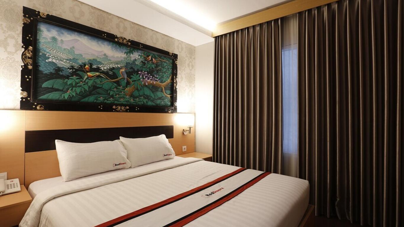 RedDoorz Plus @ Malioboro