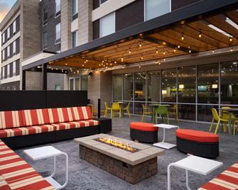 Home2 Suites by Hilton Brownsburg Indianapolis - Brownsburg - Patio