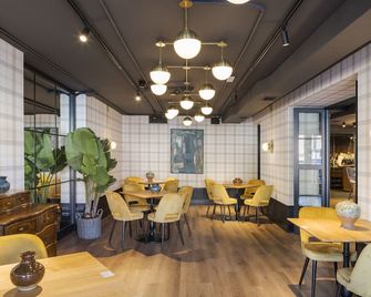 Hotel Rice Reyes Católicos - בורגס