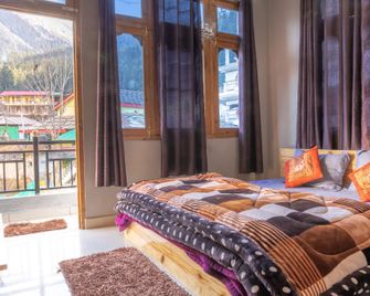 Bella View Hostel - Kasol - Bedroom