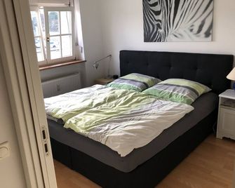 Apartment in a dream location in the middle of Wiesbaden - Wiesbaden - Bedroom