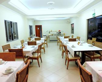 Pequeno Mundo II Hotel - Campo Verde - Restaurante