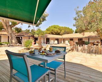 Les Rizieres - Saintes-Maries-de-la-Mer - Pátio