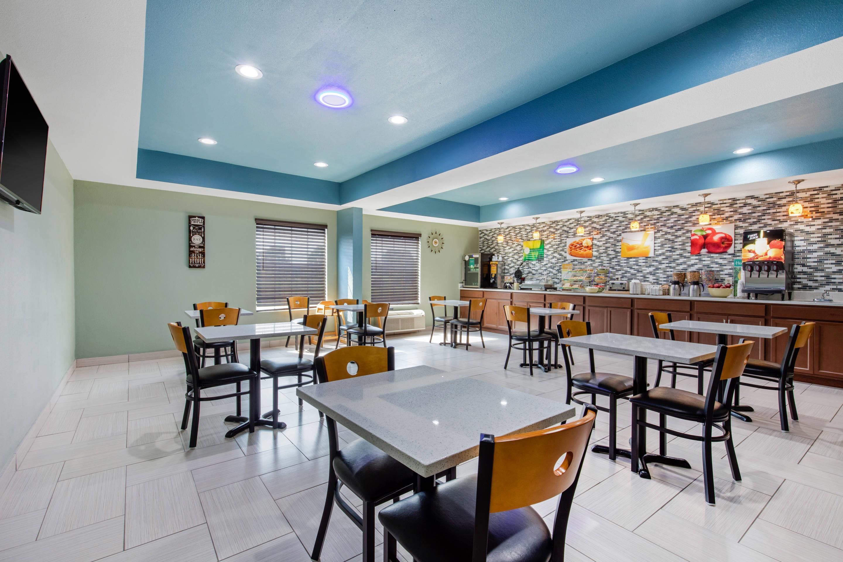 Quality Inn Cadiz - Cadiz - Ресторан