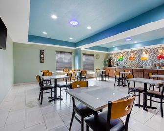 Quality Inn Cadiz - Cadiz - Ресторан