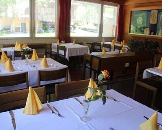 Hotel-Restaurant Stechelberg Bed & Breakfast - Lauterbrunnen - Restaurant