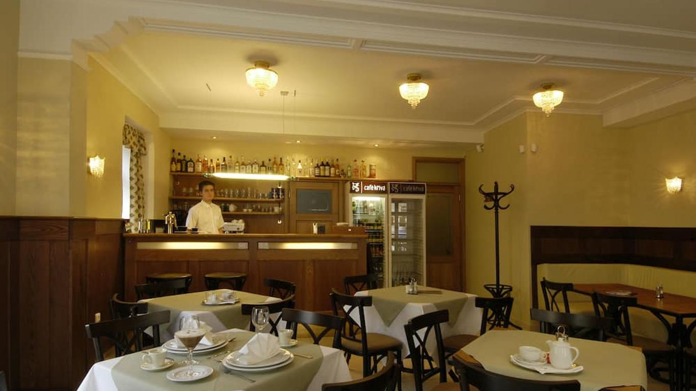 بنسيون كريفا