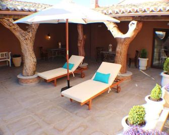 La Pajarona H6 El Pajar - Siruela - Patio