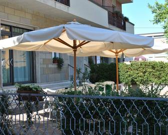 Albergo 'da Mario' - Pianoro - Binnenhof