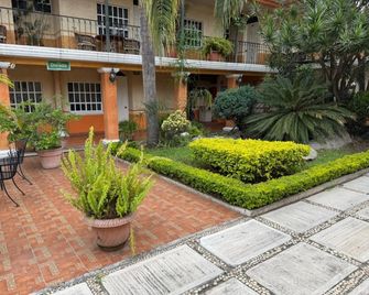 Hotel Mezvall - Morelia