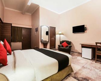 Townhouse Oak - Dayal - Lodge - A Boutique Hotel - Agra - Bedroom