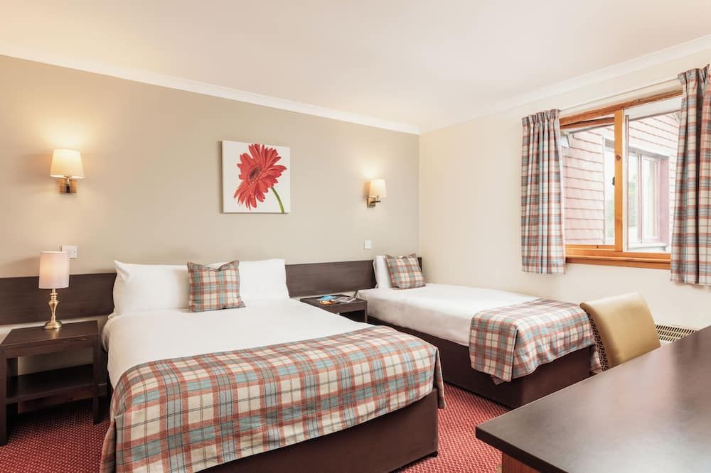 Highlander Hotel - Newtonmore