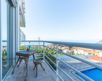 Pitanga by Atlantic Holiday - Camara de Lobos - Balkón