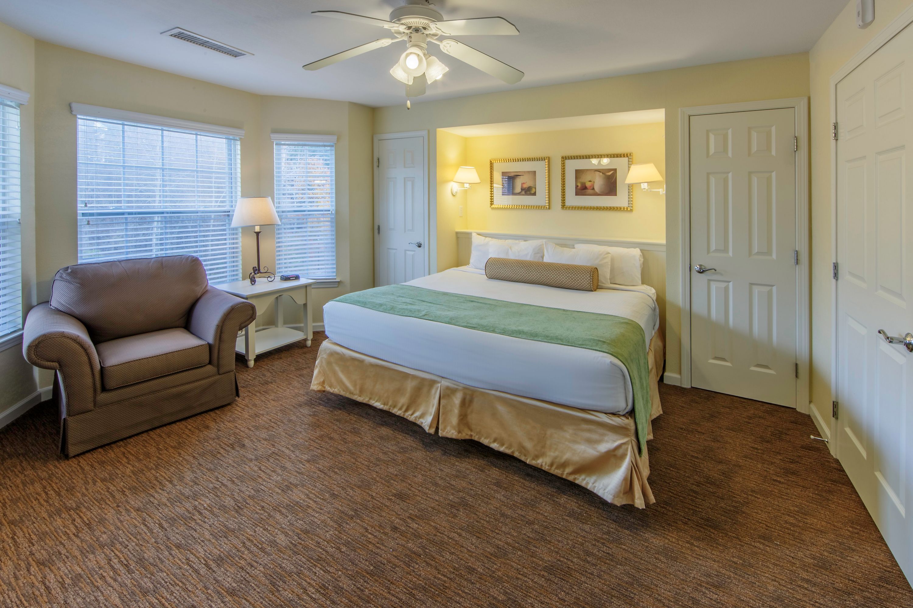 Holiday Inn Club Vacations Oak N Spruce Resort Berkshires by IHG