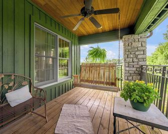 Orchard Park cottage - Versailles - Balcón