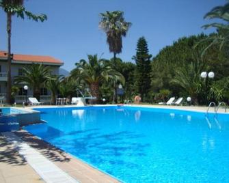 Villa Olympia - Galaxidi - Piscină