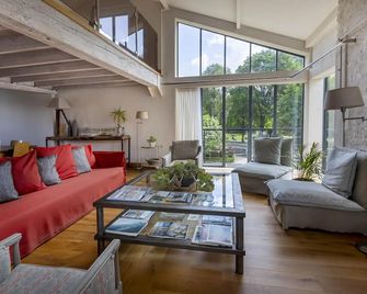 QUAI 3 loft moderne et lumineux les pieds dans l'eau - Jarnac - Living room