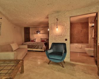 The Owl Cave Hotel - Göreme - Bedroom