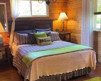 Lakefront Cutiestlittlecabindirectly On Lkthompson Rhinelander Swimboat Fish&fun - Rhinelander - Bedroom