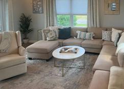 Bay Watch - Morehead City - Living room