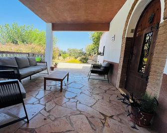 Hutte-1960 Mediterranean Country House With Garden And Pool In 3ha Estate - Ulldecona - Patio