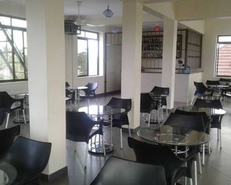 Fq Village Hotel - Dar es Salaam - Restaurante