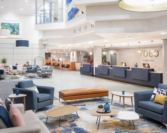 فوكو ريدينج باي آيتش جي - ريدينغ - ردهة