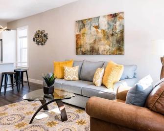 Royal Bungalow - Sleek n' Modern Granary Getaway - Salt Lake City - Salon