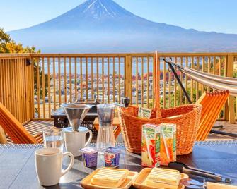 Mt.Fuji Glamping Terrace Minenohana - Фудзі-Каваґутіко - Балкон