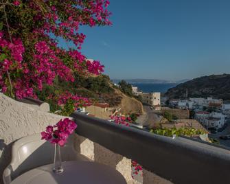Fevro Hotel - Agia Galini - Balcony