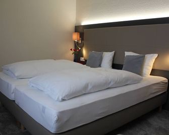 Central Hotel - Flensburg - Bedroom
